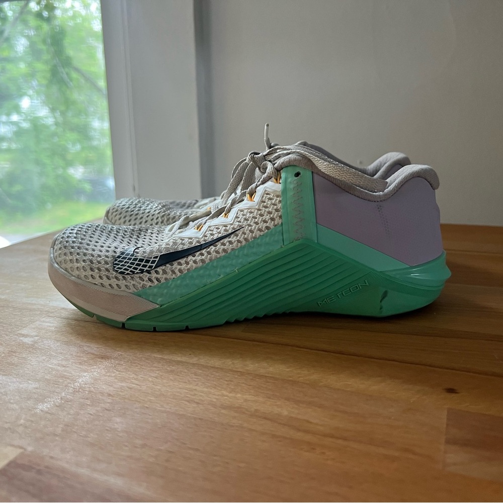 Nike Metcon 6 in Mint / Lavender / White | Used | Size 6